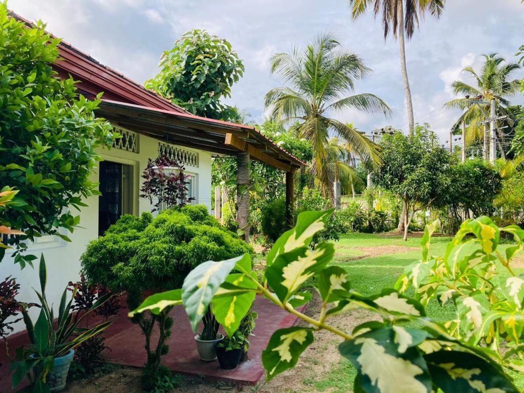 Glorious Villa Тангале Екстериор снимка